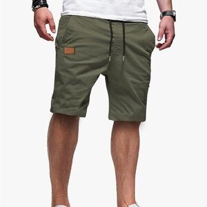 Amazon Men's Cargo Shorts in Olive